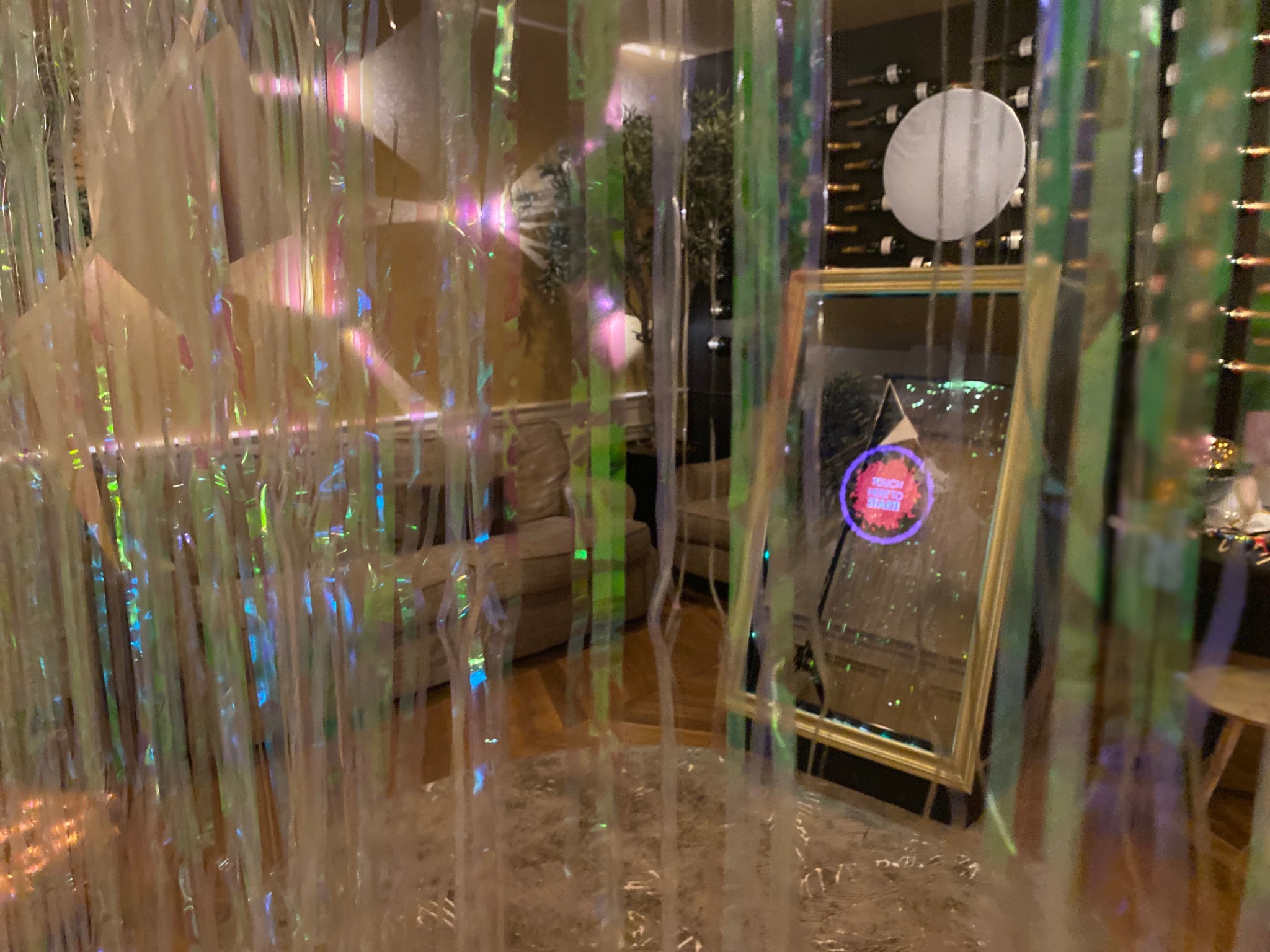 Selphy Mirror fotospiegel met gouden backdrop
